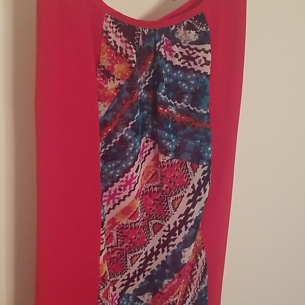 Red patterned evening dress - Picture 3 of 5